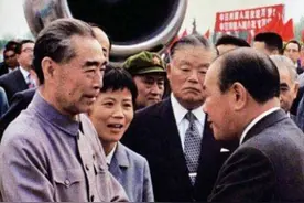 1972年田中角荣访华，毛主席主动提出放弃向日本索赔，这是为何？图片