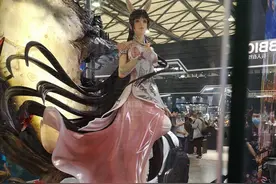 上色后的成年舞手办来了，脚踩相思断肠红，逼真程度堪比真人cos图片