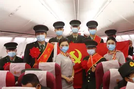 祥鹏航空保障西藏阿里退伍军人返乡图片