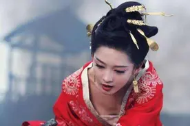 古时候街上没有女厕，女子拖着长裙是如何解决的呢？图片
