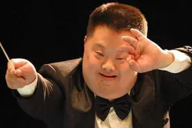 “智障天才”舟舟，风光不再，所谓的“天才”背后其实是一个笑话图片