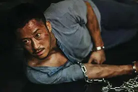 吴京硬汉人设“崩塌”，56亿《战狼》神话或被《李焕英》超越？图片