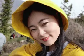 坐拥400万粉丝，年入100万，这个乡村女孩是如何做到的图片
