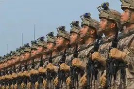 我们新制式步枪抄袭HK416？怎么步枪越长越像了？图片
