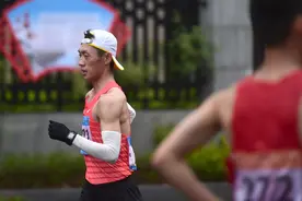 甘肃小伙王凯华男子20公里竞走收获第七：从替补到将军，在金牌教练的麾下，他注定不会当一个低调的实力派图片