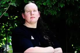 奥运第一位跨性别选手！“女心男身”却参加举重，中国队压力倍增图片