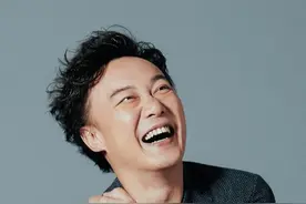 46岁陈奕迅幸福讲述：从前不懂平凡可贵，直到遇见太太徐濠萦图片