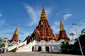 自驾西双版纳：寻找免费景点打卡太难了，还好景洪大金塔给我安慰图片