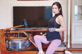 双胞胎孕妈坚持撸铁，孕晚期外出越野，网友：我可能怀了个假孕图片