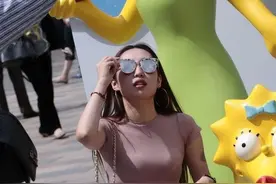 夏天还穿秋衣秋裤，似乎真的不怕热图片