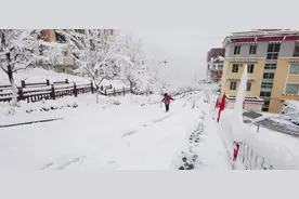 阳春三月下大雪！周末出游来木格措，雪厚！景美！拍照超酷！图片