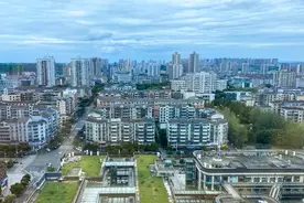 重庆近郊有个宜居小城，路边随处可见历史文物，城市建设很漂亮图片