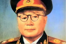 独眼军神刘伯承：毛泽东与蒋介石都佩服的元帅图片
