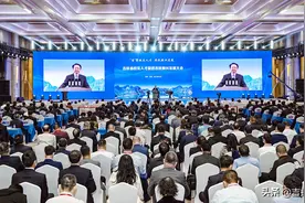 首届吉林省校友人才促进吉林振兴发展大会在长春开幕！116项合作成果集中签约，总金额896.42亿元图片