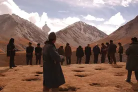 《我们诞生在中国》里的雪豹妈妈真的死了?导演陆川四年后首次解密图片