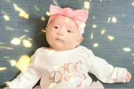 佟丽娅闺蜜晒女儿百日照，与富豪老公用一张脸，刚出月子就瘦15斤图片