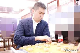地球上下象棋最厉害的棋手，王天一弃炮猛攻，与谢业枧师徒大血战图片
