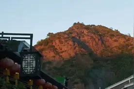 故事：去山里作客，发现她家30年失踪2人，抬起床垫我发觉真相图片