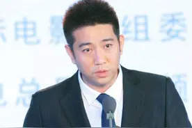 他是蒋勤勤初恋，分手后转身另娶她人，弥留之际念的却是蒋勤勤图片