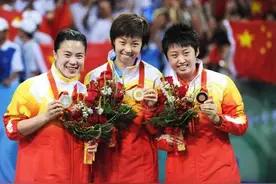 2008年8月22日 张怡宁卫冕北京奥运乒乓球女单冠军图片