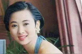 曾被豪门净身出户，姐弟恋被宠成少女，52岁翁虹靠跑商演赚钱？图片