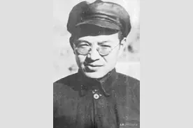 遵义会议后，成为总负责的张闻天，他的妻子的结局怎么样？图片