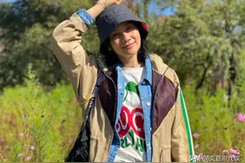 安吉为胡可拍照，妈妈44岁素颜也倾城，儿子却没能继承沙溢美貌图片