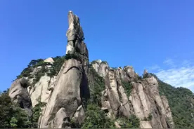 终审判决，毁坏三清山巨蟒峰赔偿600万元，去看看被损坏的巨蟒峰图片