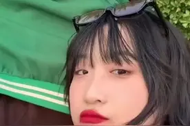 破防了 | 19岁女孩休学陪患病妈妈：数不清的康复治疗，还是没能留住图片