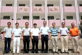 南安市副市长吴振强莅临侨光中学调研指导学校工作图片