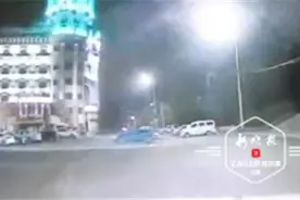 太危险！宝马深夜街口玩“漂移”交警部门将追查图片