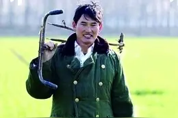 大衣哥从身价千万到家门被踹,你以为是憨厚惹祸,其实背后另有隐情图片
