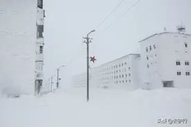抑郁的俄罗斯城：冬季最低-50℃居民生活压抑，城市荒废如废墟图片