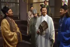 诸葛亮舌战群儒，鸿鹄之志岂燕雀能知，最终确立三足鼎立。图片
