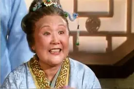 晴雯和袭人都是贾母调教的丫头，为何后来贾母喜欢晴雯讨厌袭人？图片