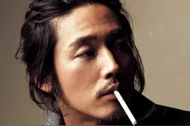 韩国十大魅力型男之第十，那个不苟言笑的大叔张赫图片