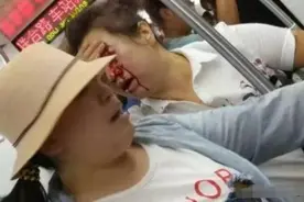 “孩子肯定掉！”大妈和孕妇抢座没成功，诅咒孕妇反被孕妇揍图片