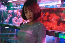 《心动4》里的方彬涵有多富？衣柜里奢侈品曝光，陈思铭太有眼图片