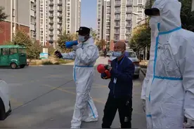 我叫雍锋，雷锋的锋图片