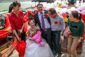 寡年结婚不好？隔壁奶奶有办法：寡年要结婚，婆家去踩春图片