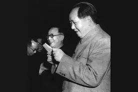 特等功臣杨育才，回国担任副连长11年，毛主席得知后亲自给他升职图片