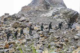 广西河池：武警特战队员实战化训练锻造反恐尖兵图片