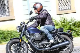 原始机械摩托古兹V9 Bobber，造型只会让你越来越爱图片