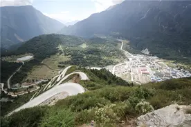 格桑花盛开在珠峰后花园——日喀则市吉隆县吉隆镇掠影图片