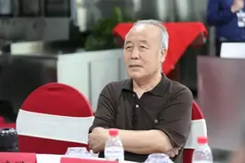 宿育海读《唐诗曲江》图片