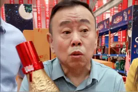 潘长江口碑连累女儿，潘阳直播被黑粉骂惨，满屏齐刷“上假酒”图片