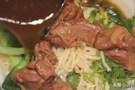 肉比面多？这样一碗面下肚，天都晴了图片