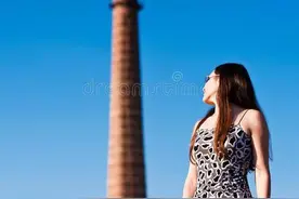 工厂里的单身女人事记图片