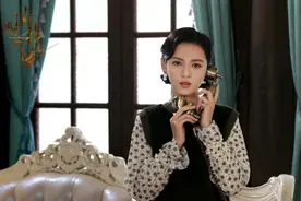 她含泪笑着，心中满是这一生都求而不得的悲凉和无奈图片