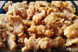炸酥肉，调糊是关键，有人用面粉有人用淀粉，到底怎么做才正宗？图片